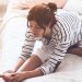 I benefici dello stretching a letto per rilassarsi e dormire meglio